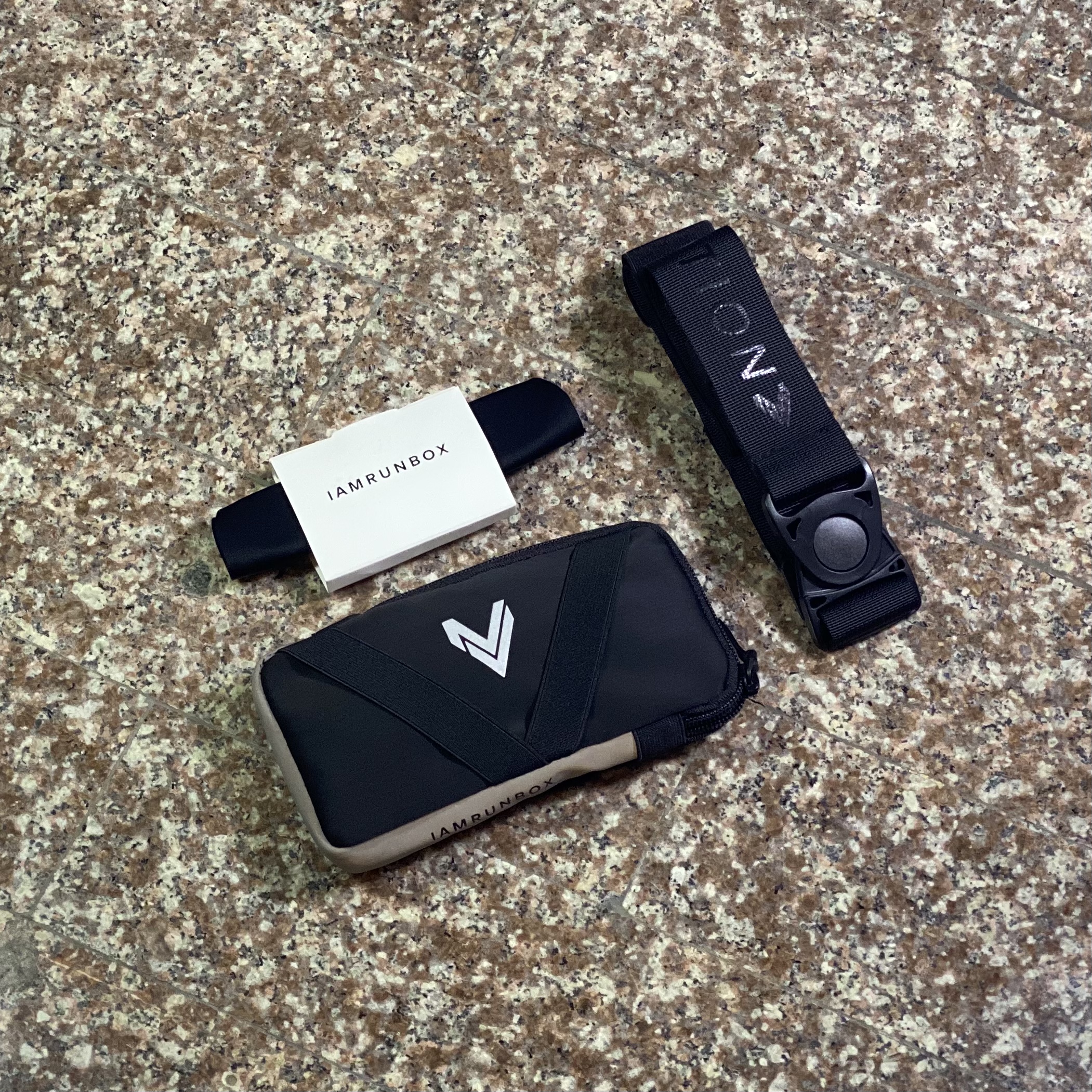 กระเป๋าวิ่ง Iamrunbox MINI ‘BLACK’