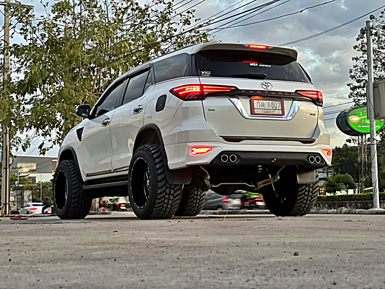 FORTUNER ทรงเมกา ล้อขอบ20 ที่ STEP9