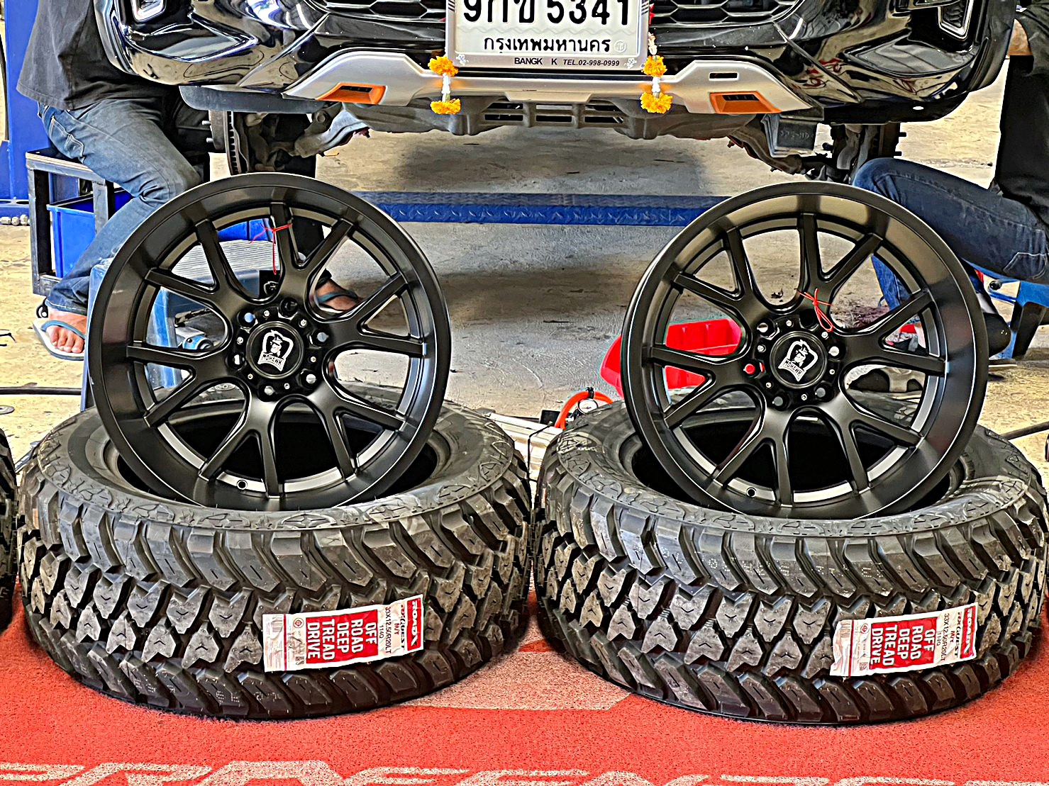 TOYOTA REVO แต่งทรงเมกาที่ STEP9