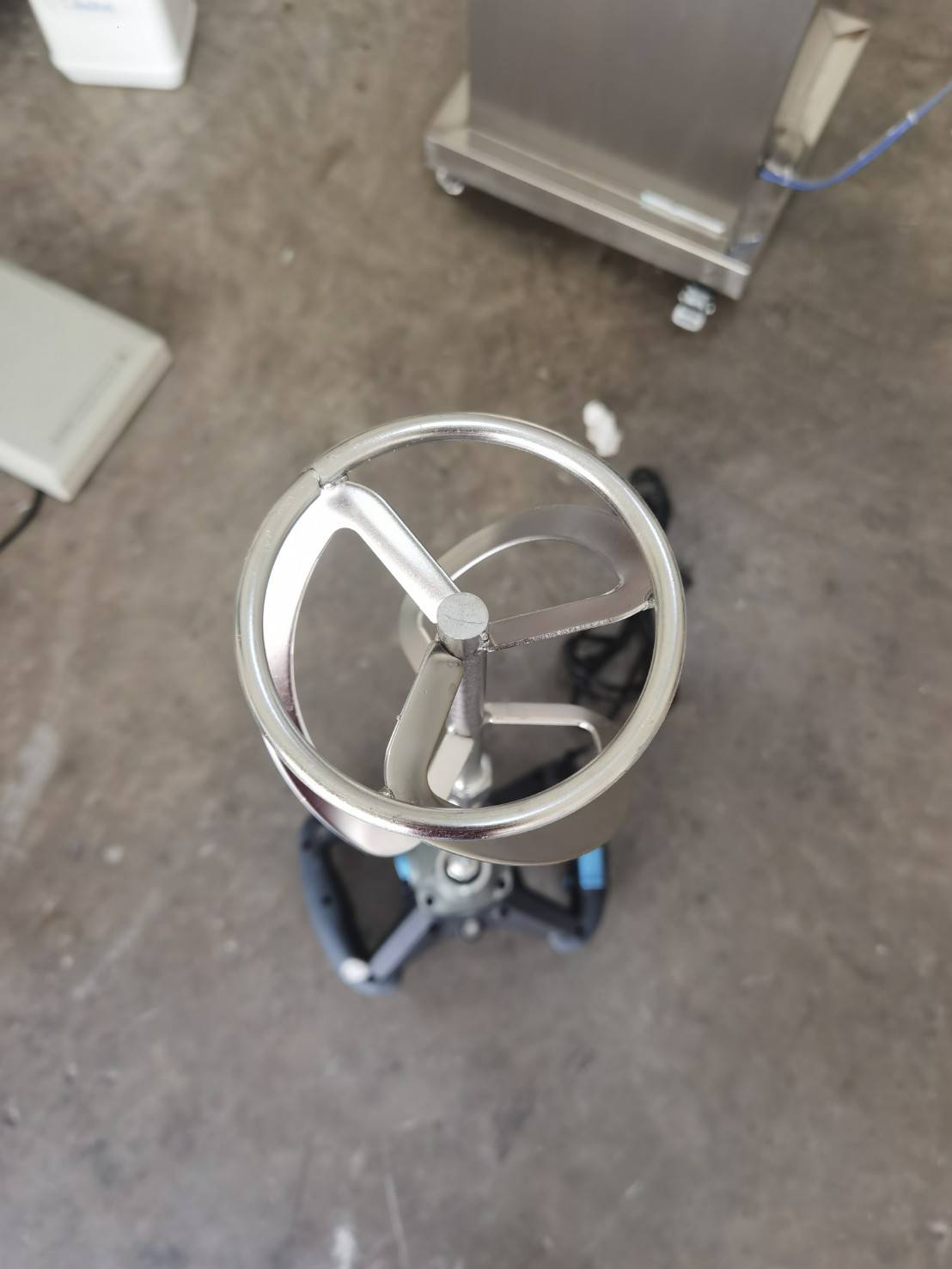 14529 เครื่องปั่นผสมของเหลว เครื่องผสมซีเมนต์ ผสมเคมี ผสมสี หัวปั่นเกรด 304 กันสนิม 1800w