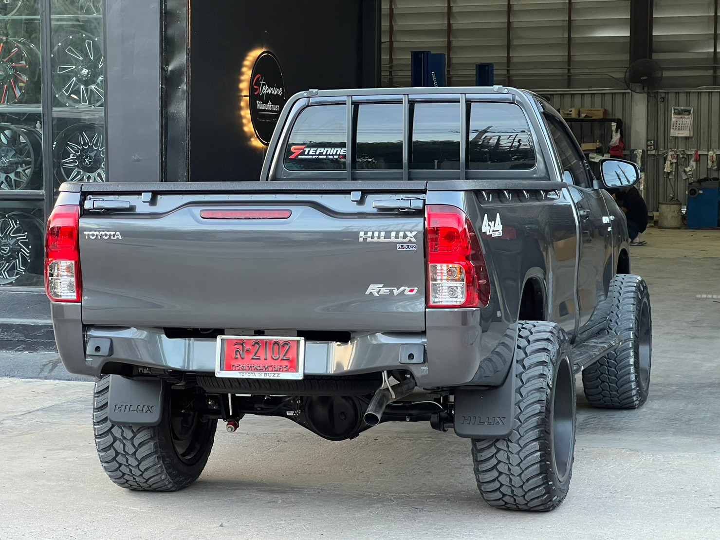 TOYOTA REVO หัวเดียว ทรงเมกา ที่ STEP9