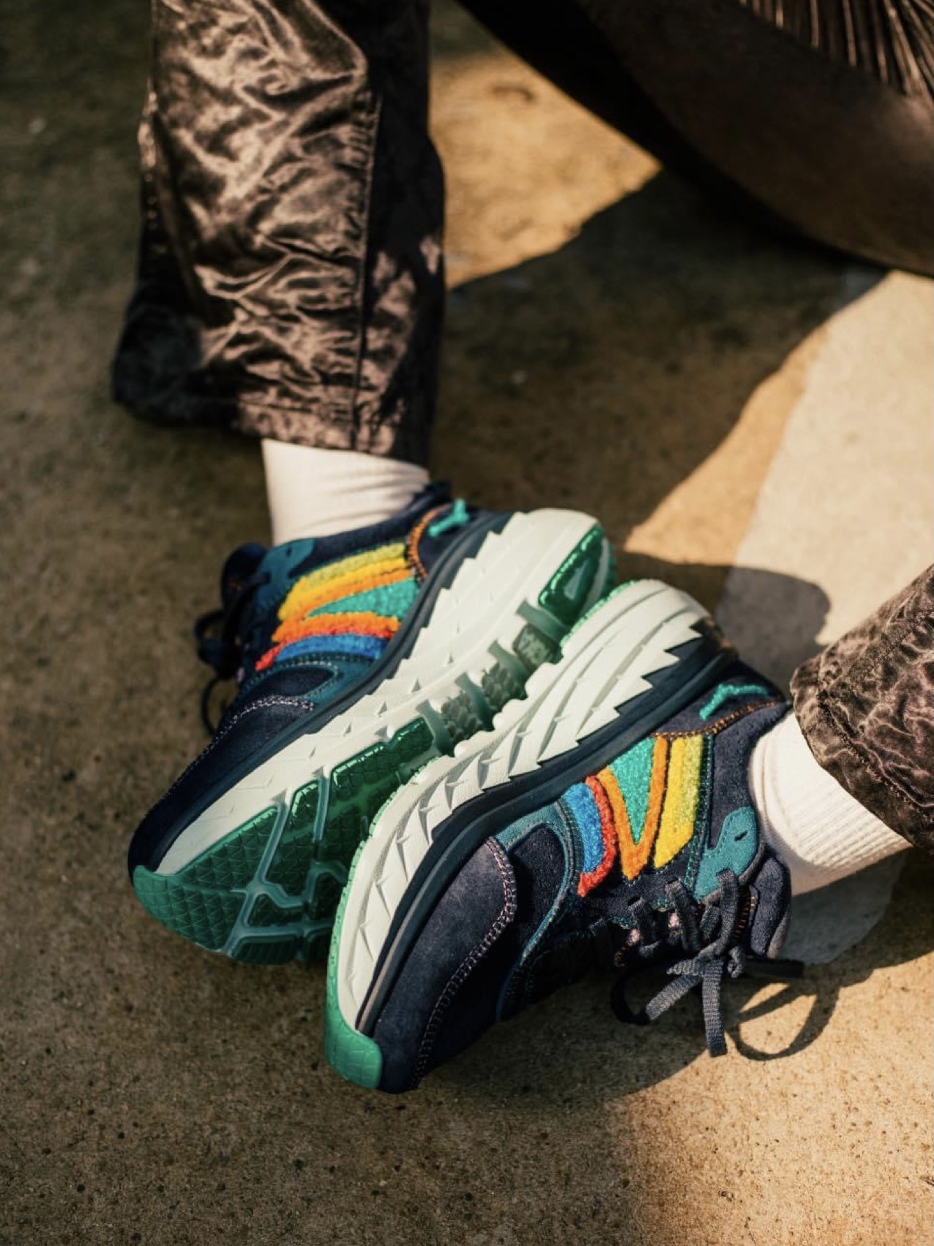 รองเท้า HOKA Bondi L Suede Embroidery ‘EXCLUSIVE’ (M10/10.5US)