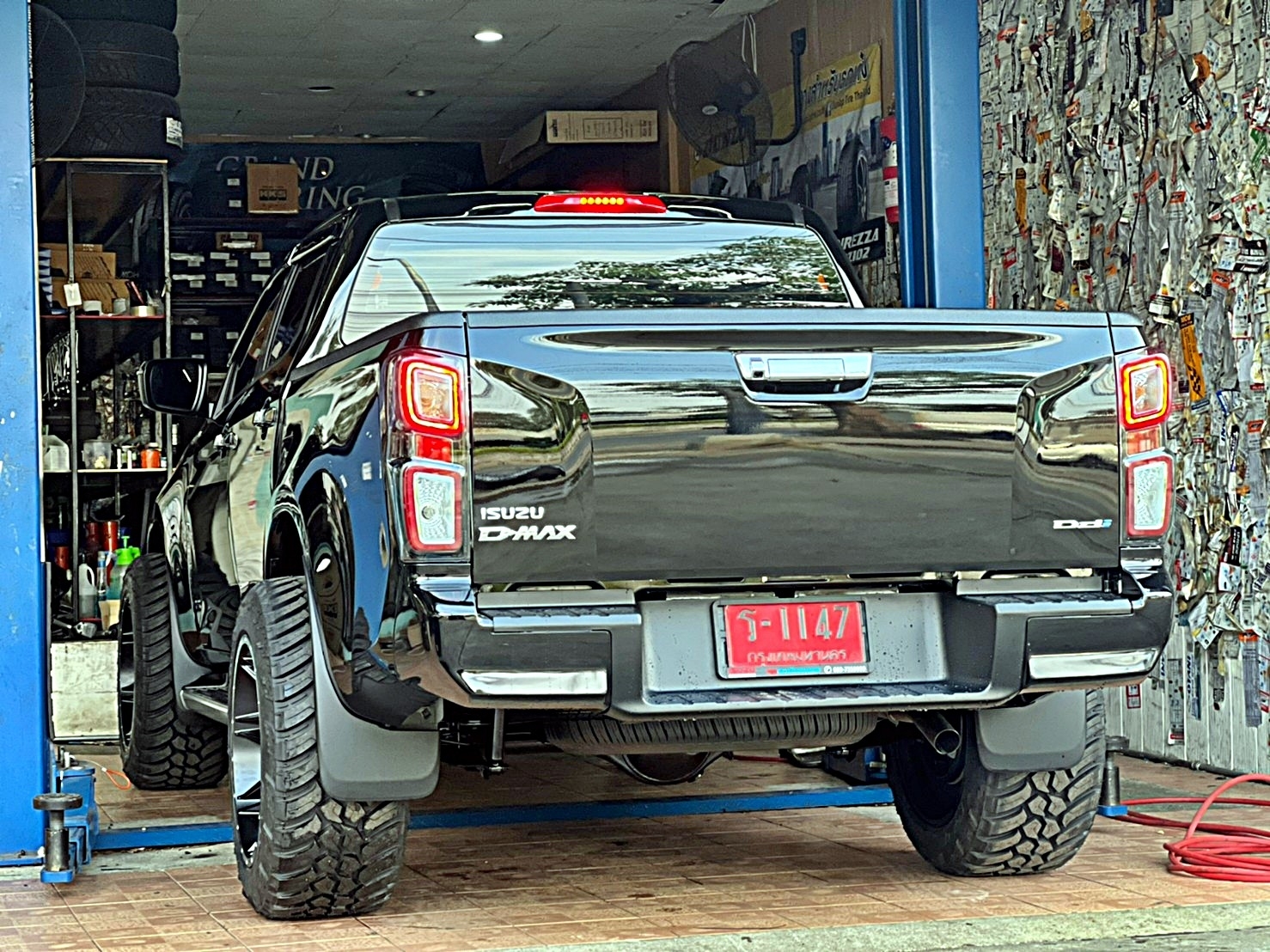 D-MAX 1.9 จัดทรงเมกา อย่างเทพ ที่ STEP9
