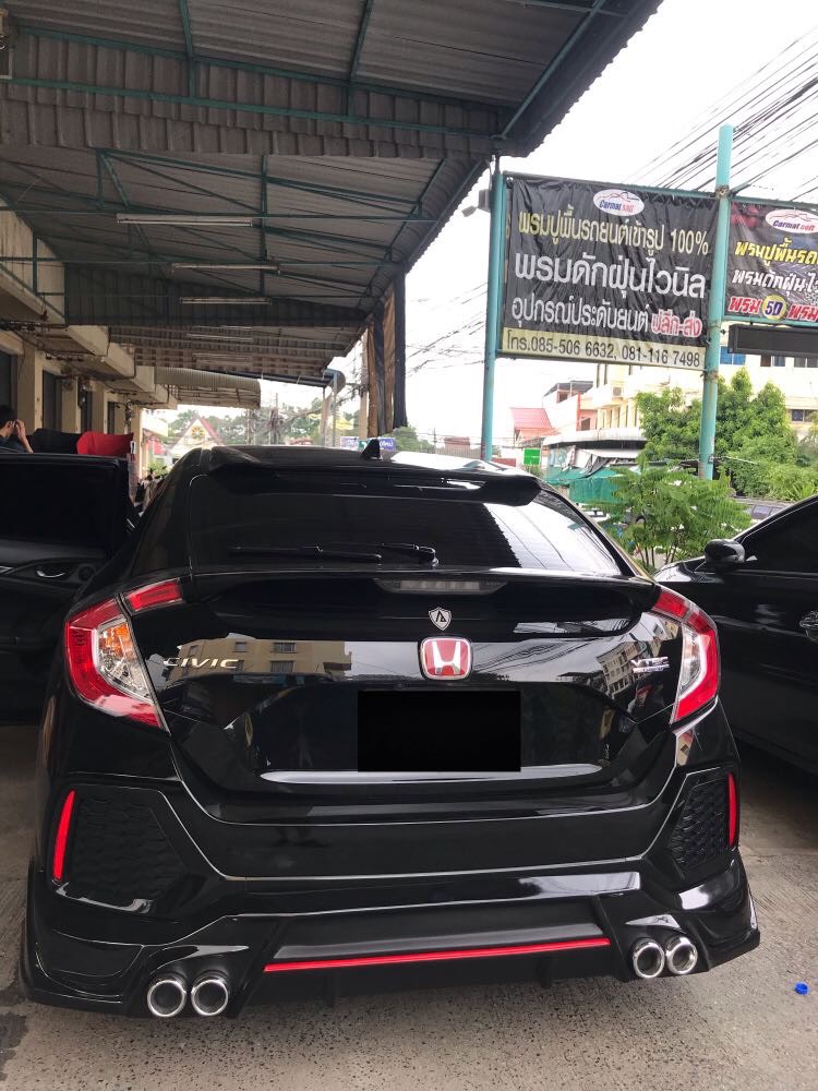พรมปูพื้นรถยนต์ 7D HONDA CIVIC FK 5ประตู ปี2017-21 สีดำด้ายแดง +ใยสีน้ำตาลเข้ม เข้ารูป เต็มคัน
