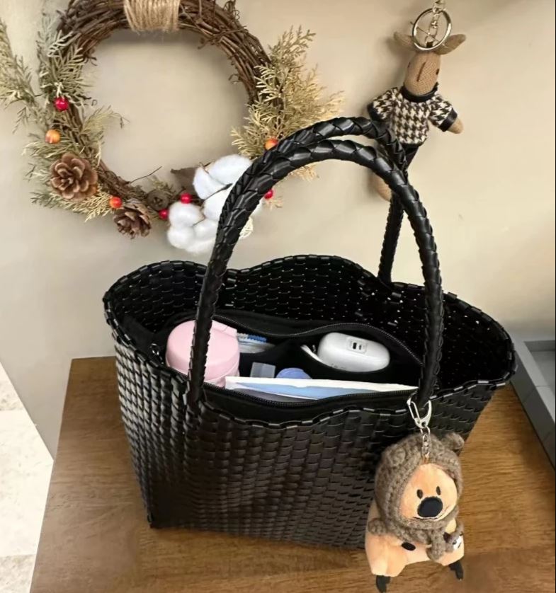 กระเป๋าสานเส้นพลาสติก กระเป๋าถือ กระเป๋าสีล้วน กระเป๋าmuji🍧