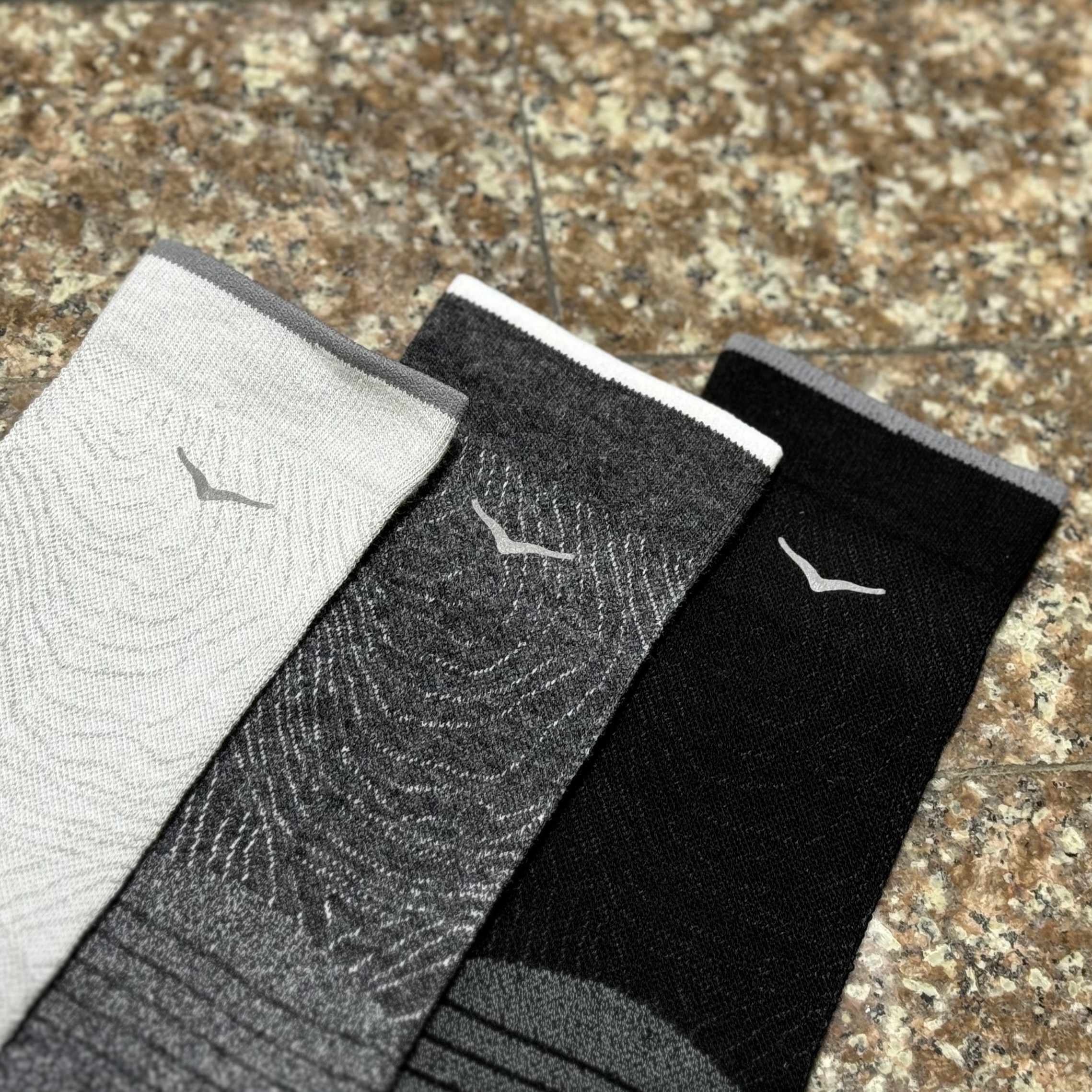 ถุงเท้าวิ่ง HOKA Running Crew Socks ‘MonoChrome‘ #แพค1คู่ (L)