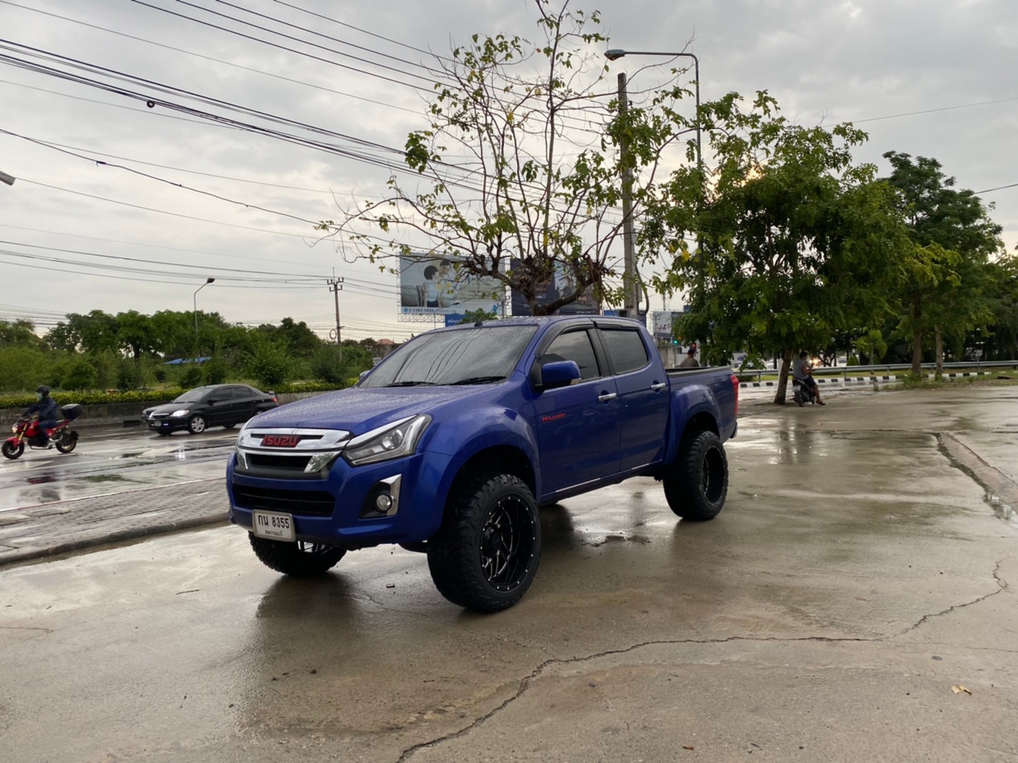 D-MAX มาจากสุพรรณบุรี จัดทรงเมกาที่ STEP9
