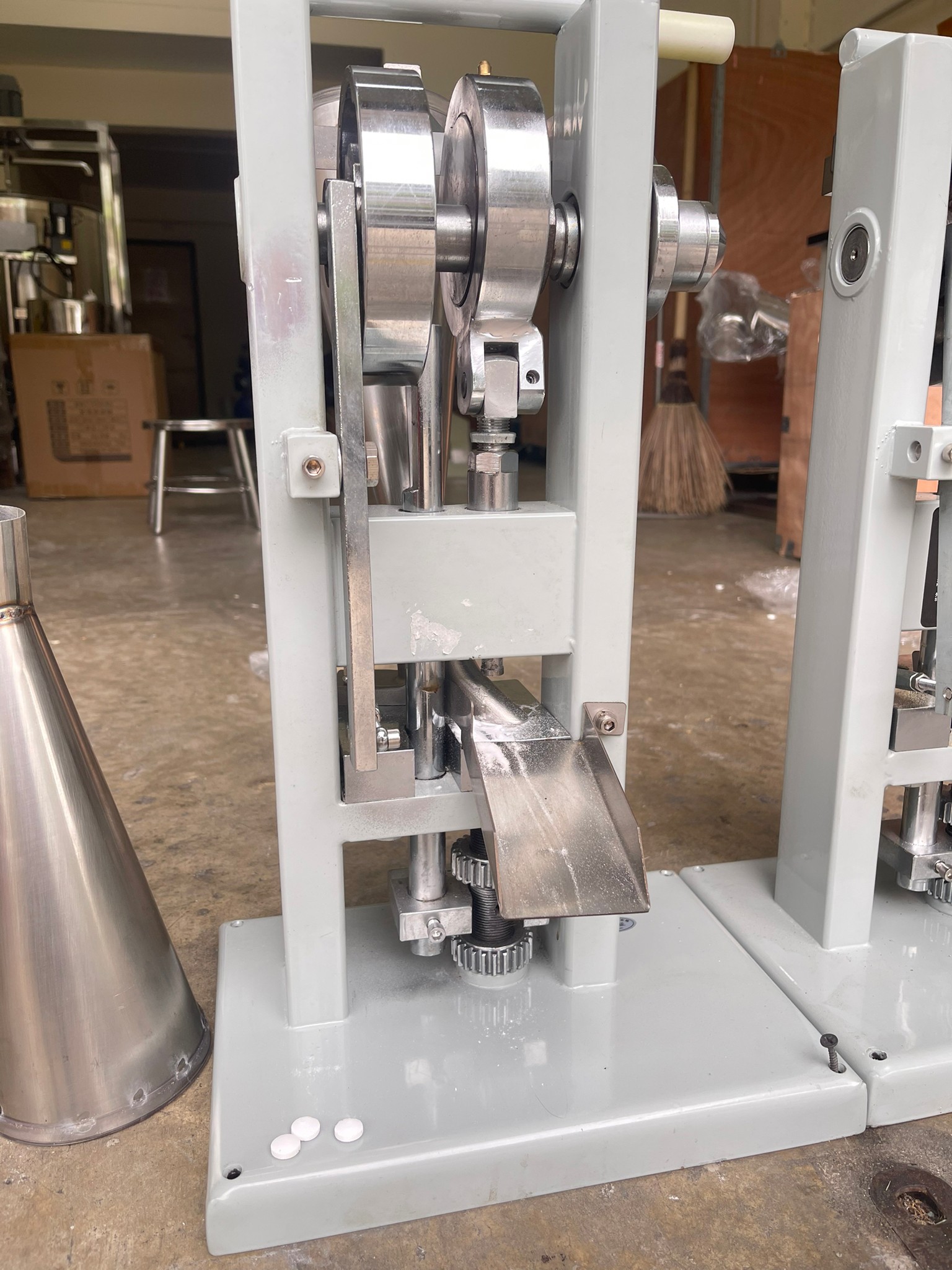 🌈13347 TDP-0T เครื่องอัดเม็ดยา ผงสมุนไพร แบบมือหมุน ใช้งานง่ายสะดวก ตอกเม็ดยา