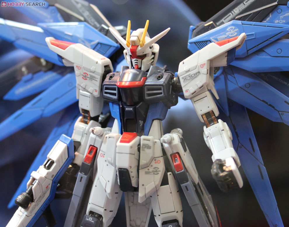 RG 1/144 FREEDOM GUNDAM
