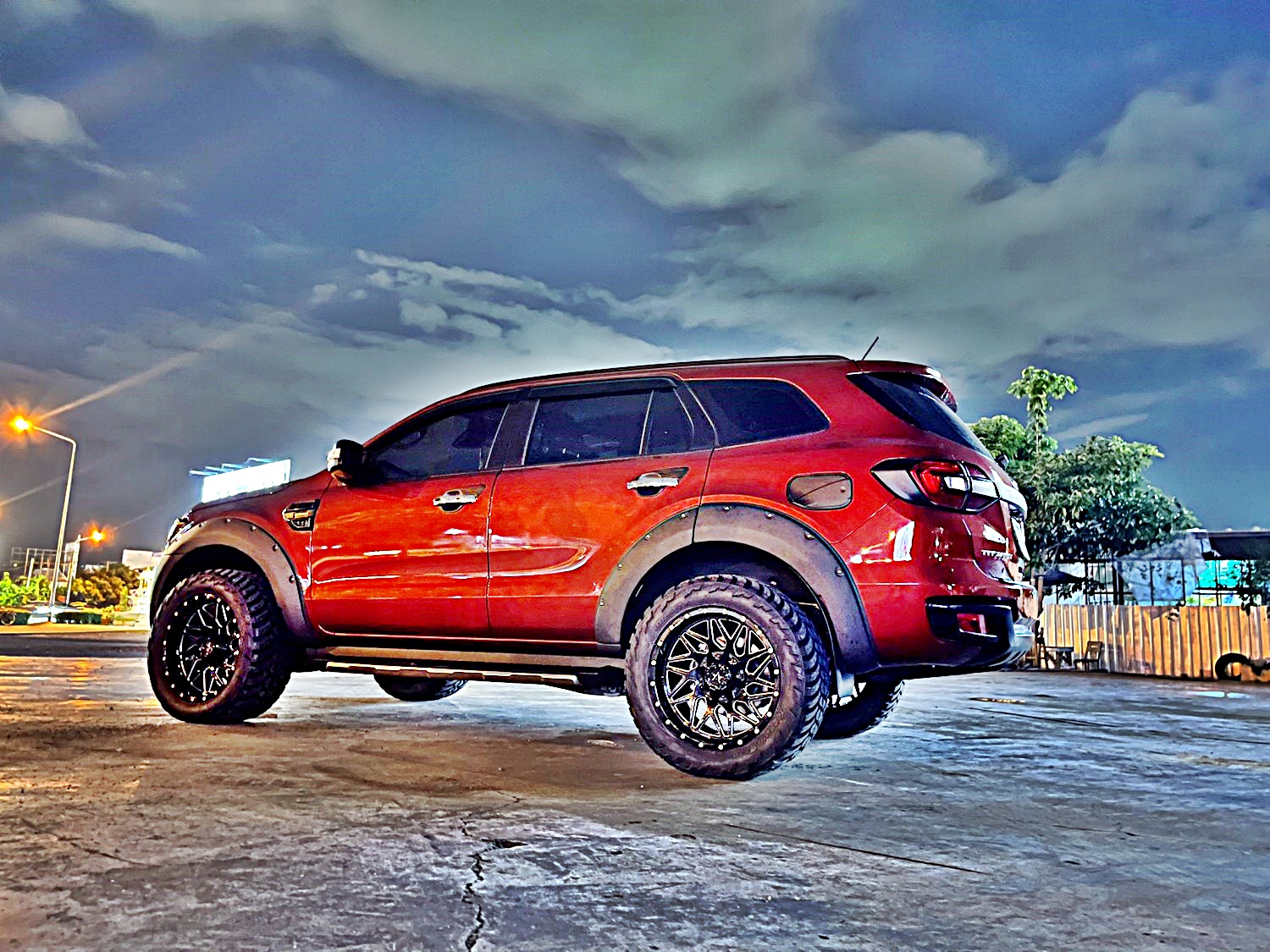 FORD EVEREST แบบไม่ยก โคตรเต็ม