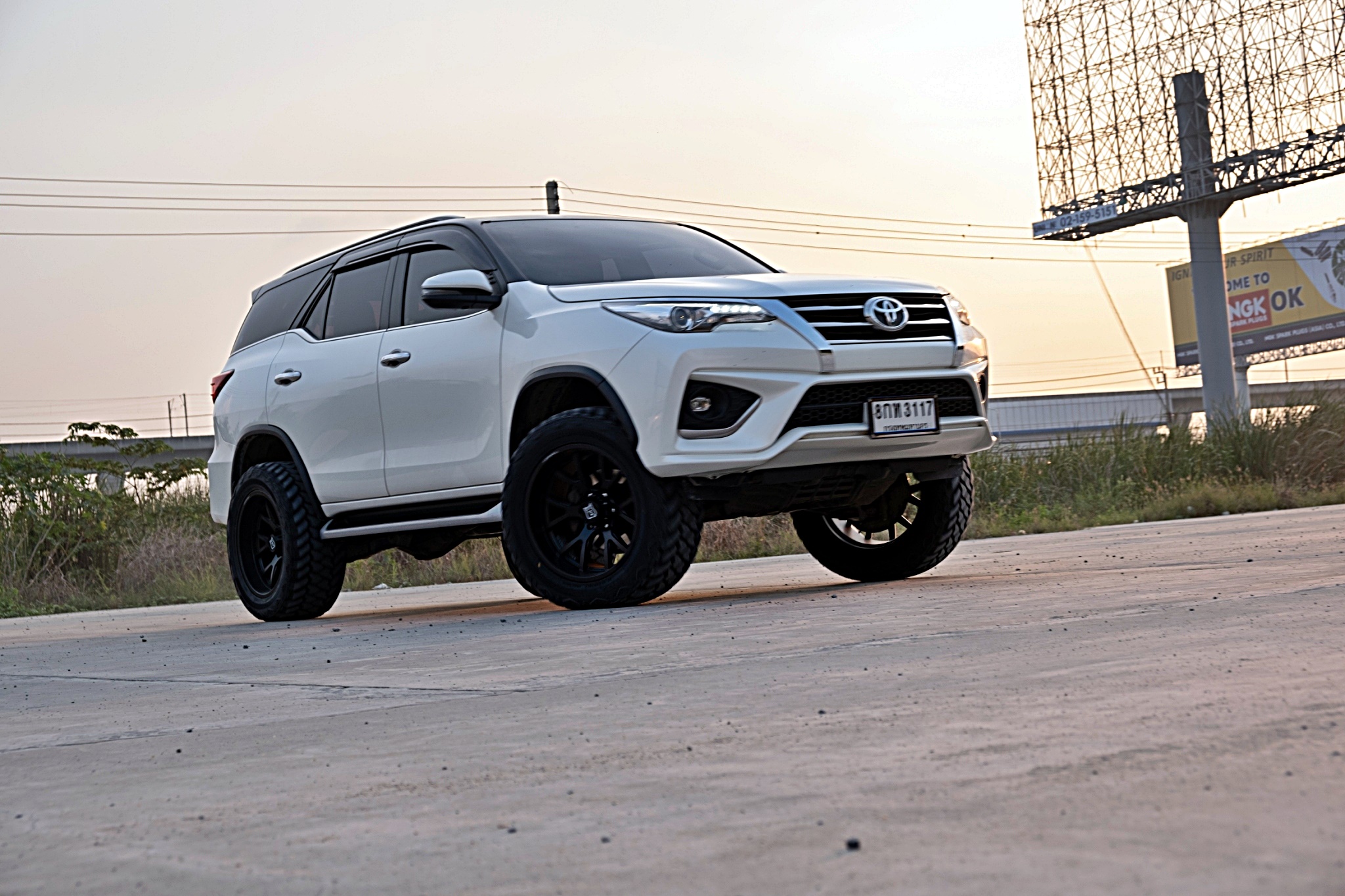 TOYOTA FORTUNER ทรงเมกาที่ STEP9