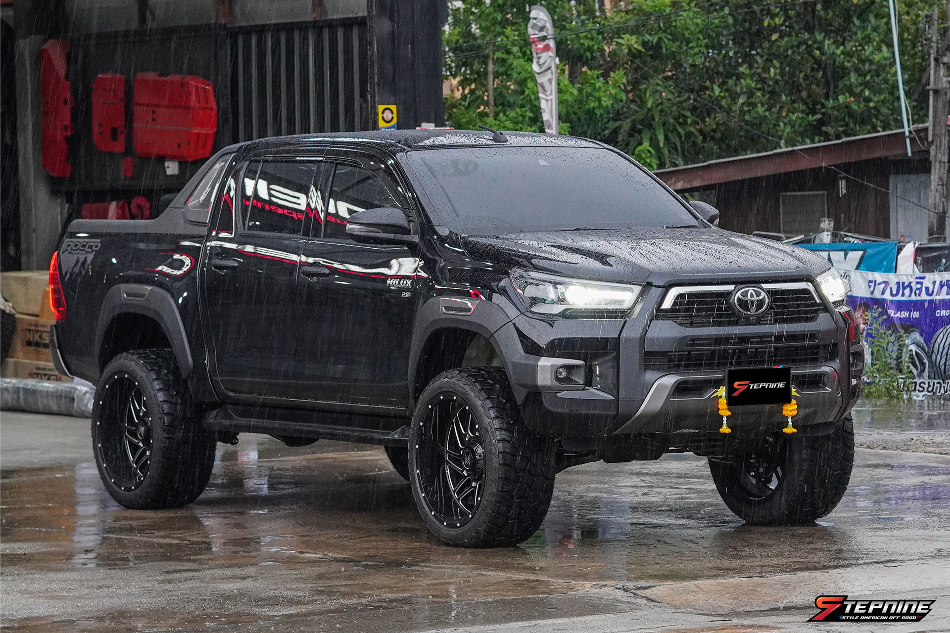 TOYOTA REVO ล้อขอบ22 หล่อๆขับใช้งานได้จริง! ด่วนโปรโมชั่นเดือนกันยายนเพียง 69000 เท่านั้น!