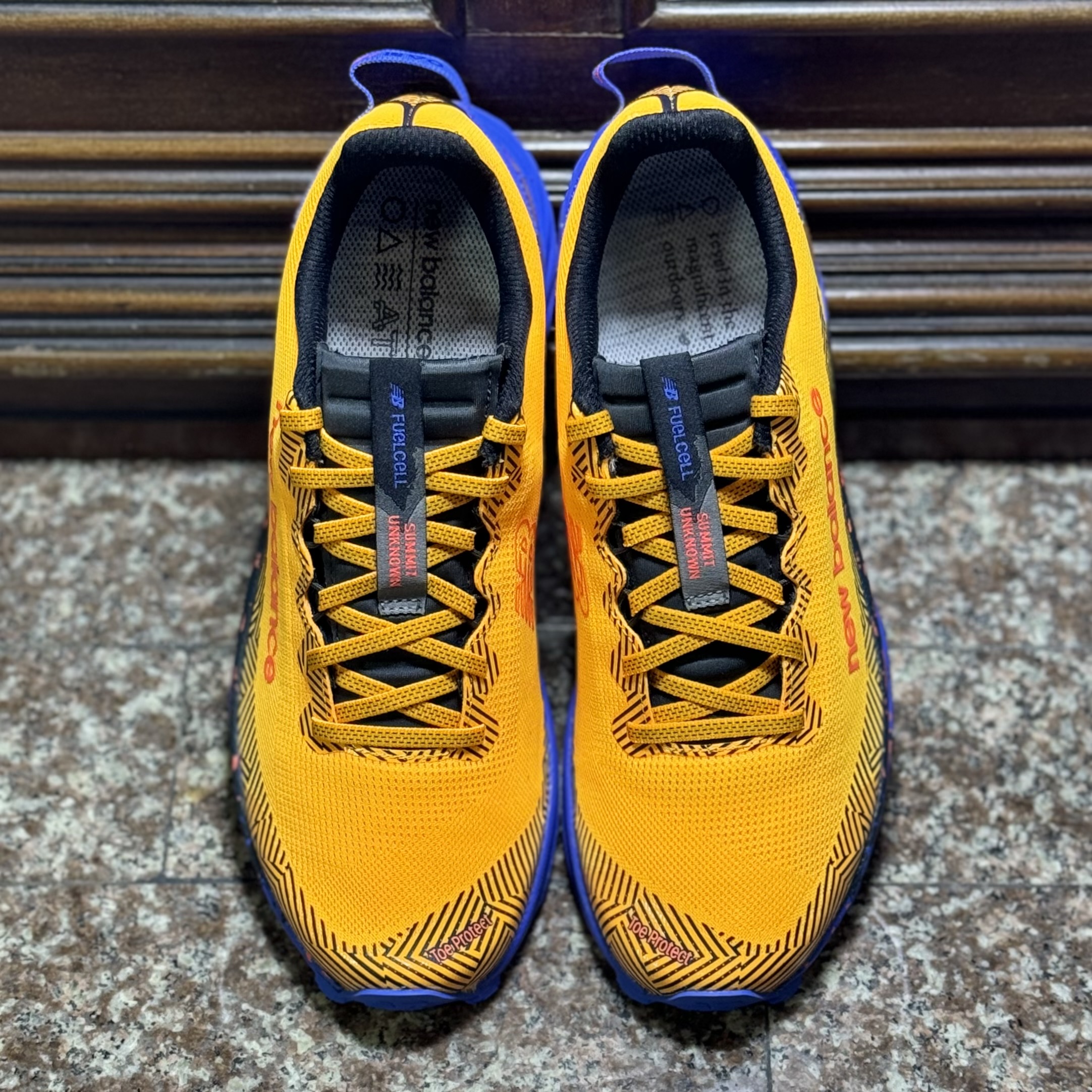 รองเท้าวิ่งเทรล New Balance FuelCell Summit Unknown (M11US)