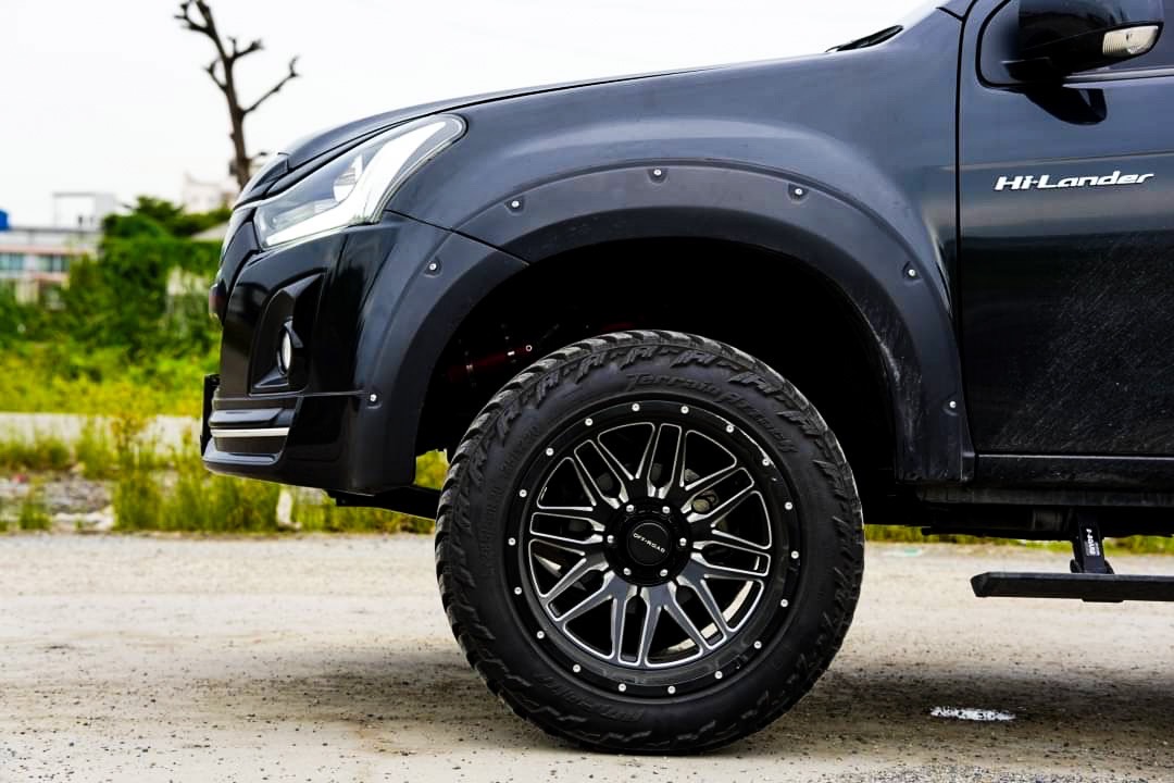 D-MAX ทรงเมกา อย่างหล่อ ที่ STEP9