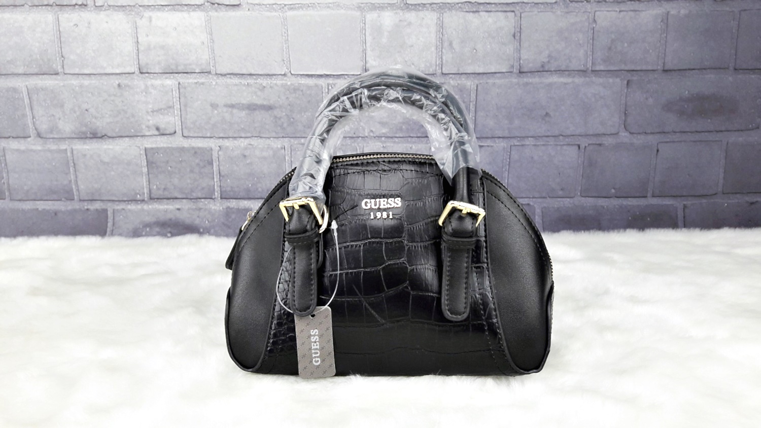 กระเป๋าถือ สะพาย GUESS