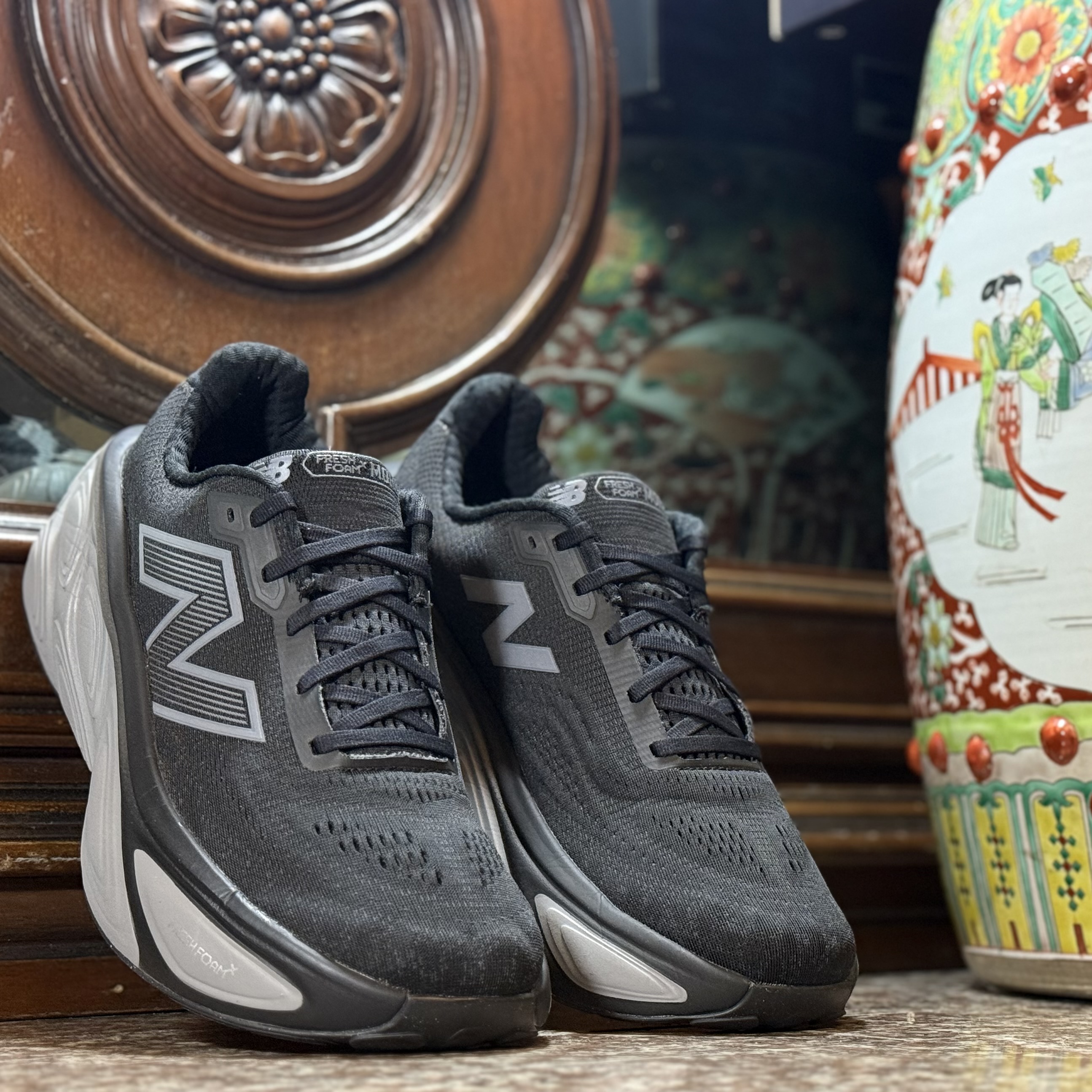 รองเท้าวิ่ง New Balance Fresh Foam X More V5 ‘BLACK’ #มือ2 (M12US)