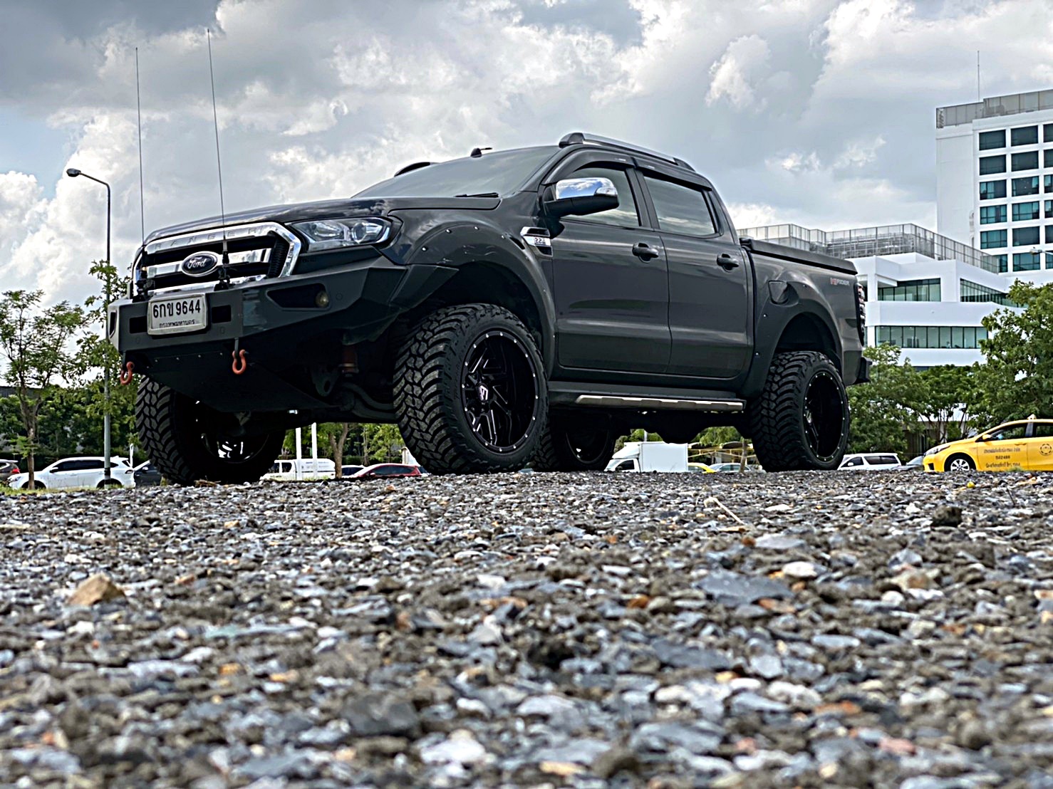 FORD RANGER ล้อ ยาง ทรงเมกา ที่ STEP9