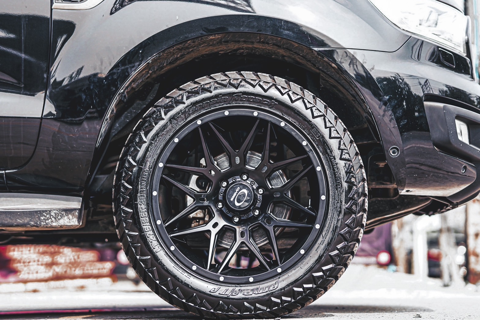 FORD EVEREST เดิมไม่ยก