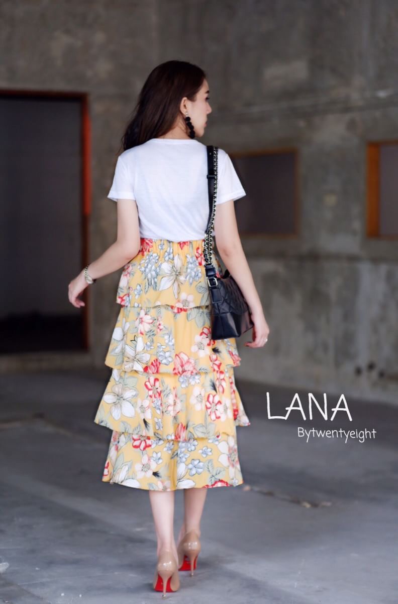 set 2 ชิ้น เสื้อสีพื้น กับ กระโปรงชั้นๆ