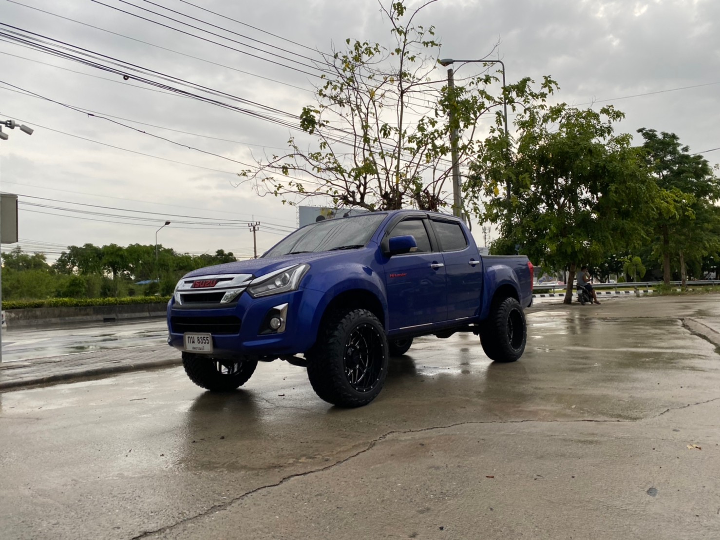 D-MAX มาจากสุพรรณบุรี จัดทรงเมกาที่ STEP9