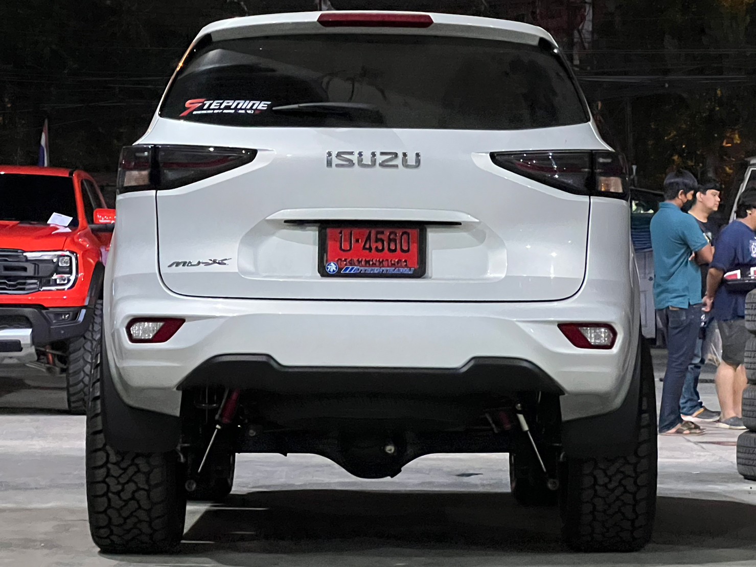 ISUZU MU-X แต่งทรงเมกาที่ STEP9
