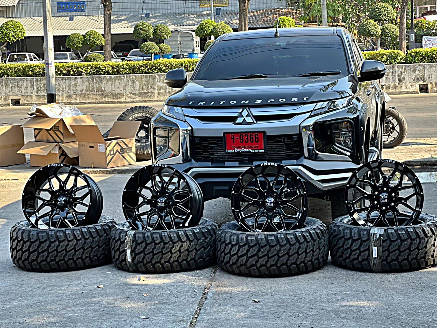 TRITON ทรงเมกา ล้อ FORCE ที่ STEP9