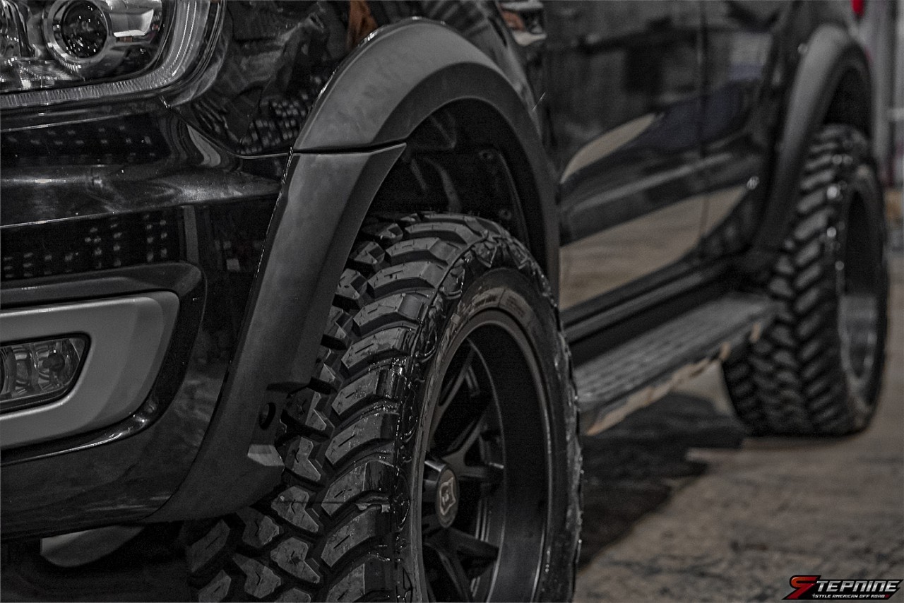 FORD EVEREST จองคิวมาจากเพชรบุรี แต่งทรงเมกาที่ STEP9