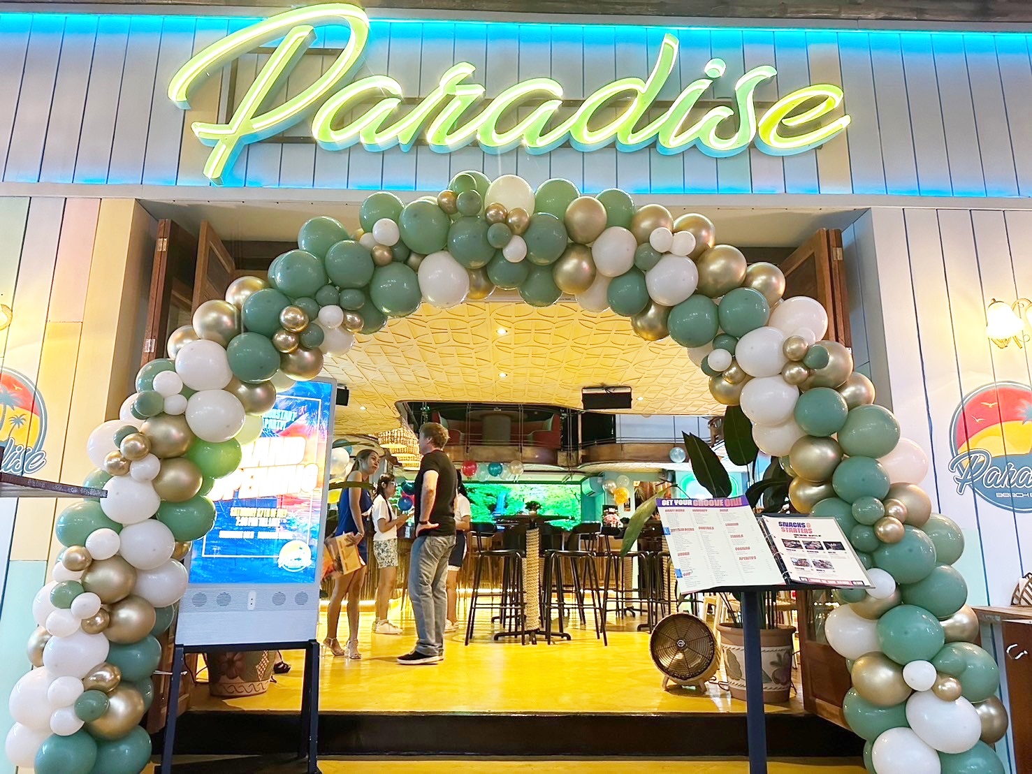 ซุ้มลูกโป่งเปิดร้าน โทนเขียว แซน ทอง