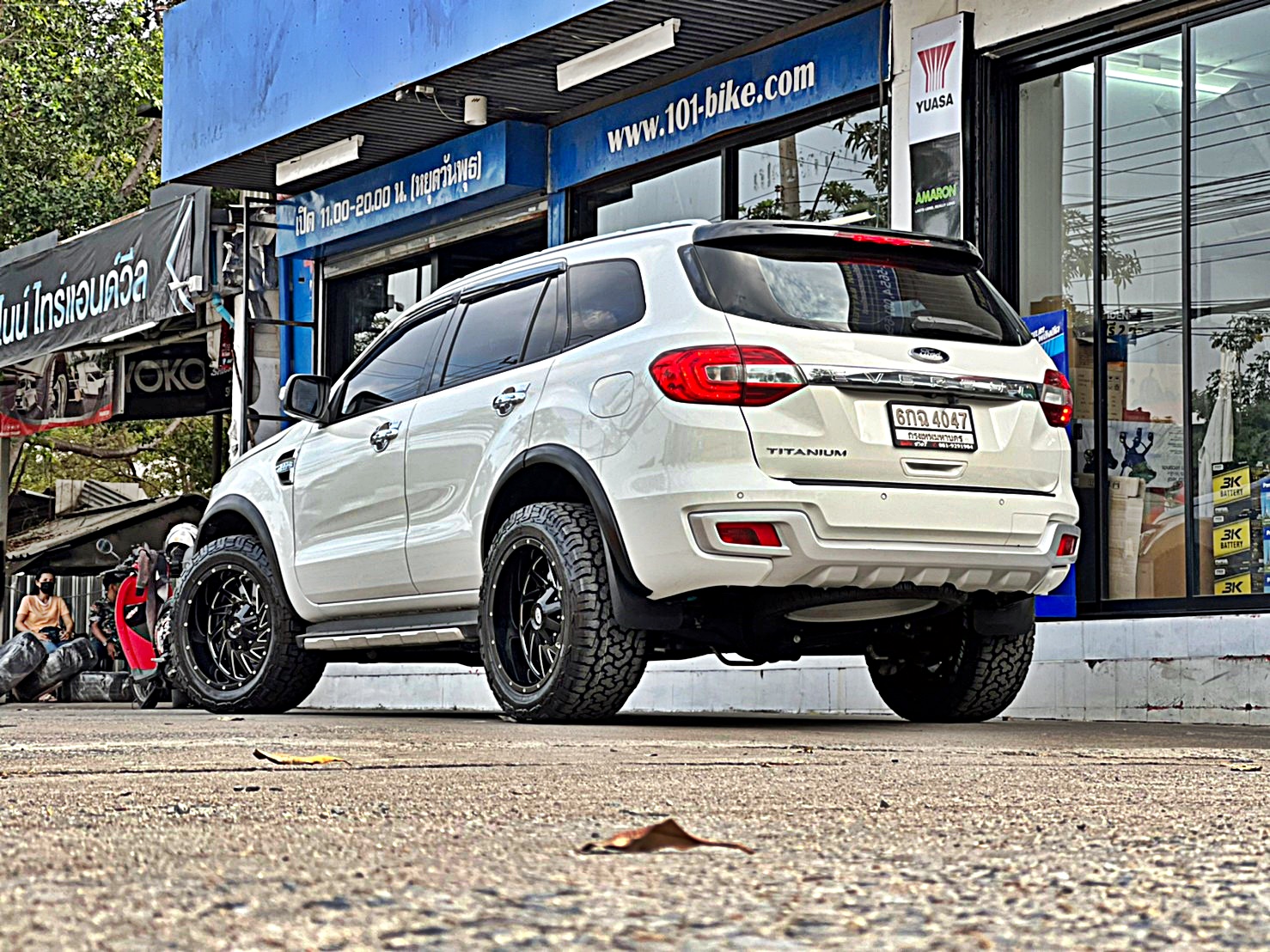 FORD EVEREST แบบไม่ยก