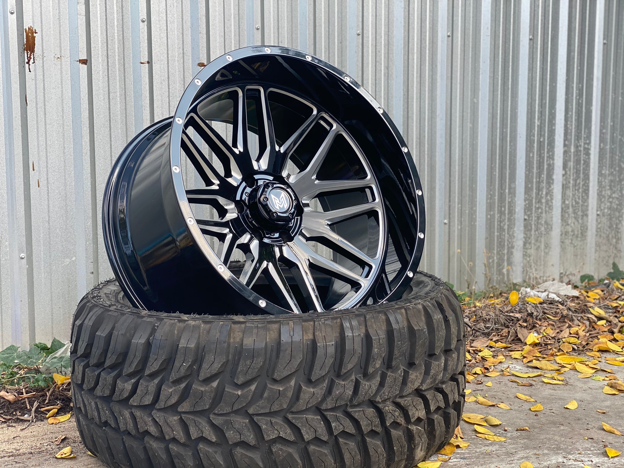 MAGNETIC 22x12 ET-44 CROSSWIND MT 33/12.5R22