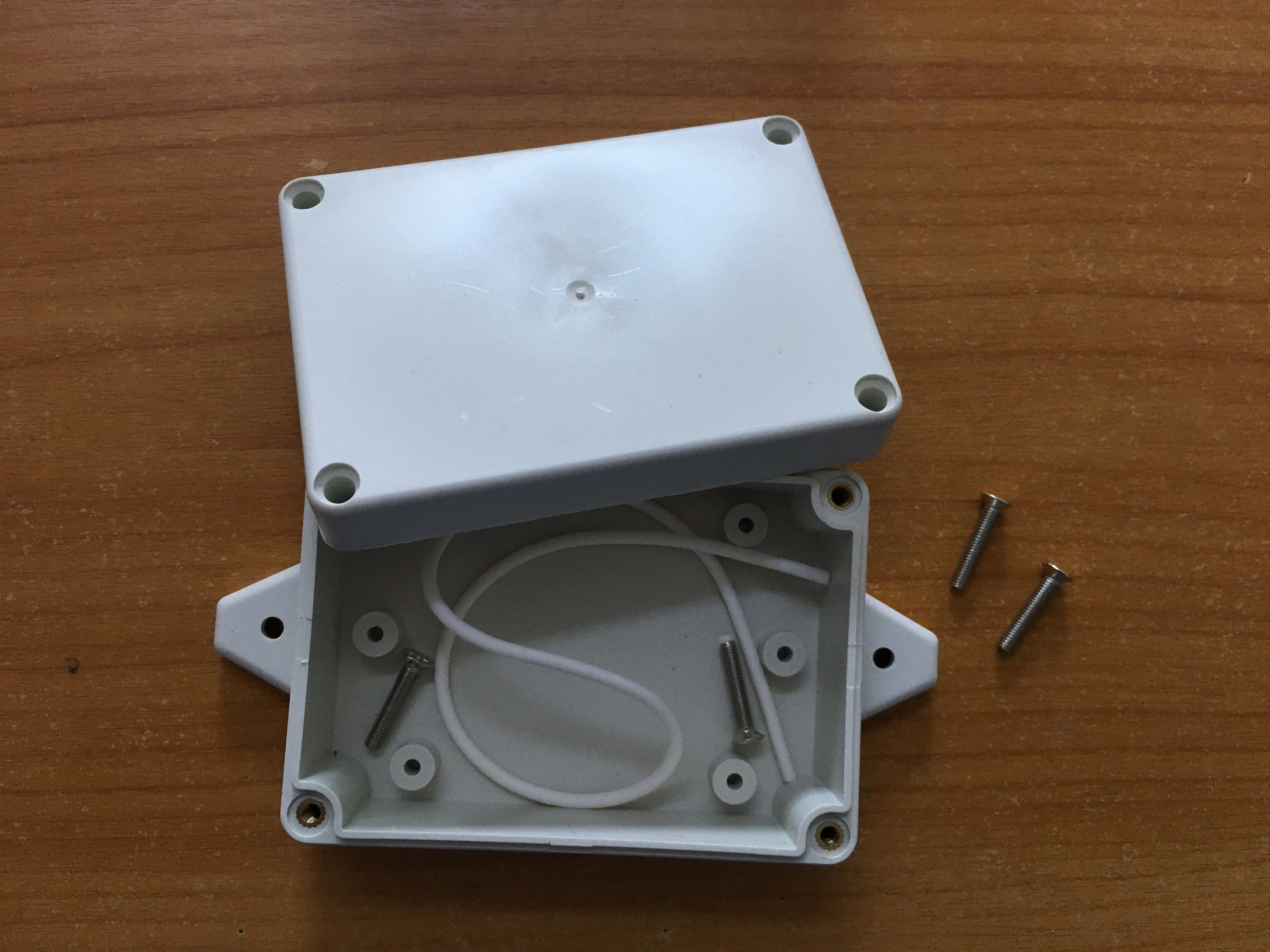 กล่องพลาสติกกันน้ำ แบบทึบ ขนาด(กว้างxยาวxสูง) 58x85x33 มม. (Waterproof Plastic Case For Electronic Project)