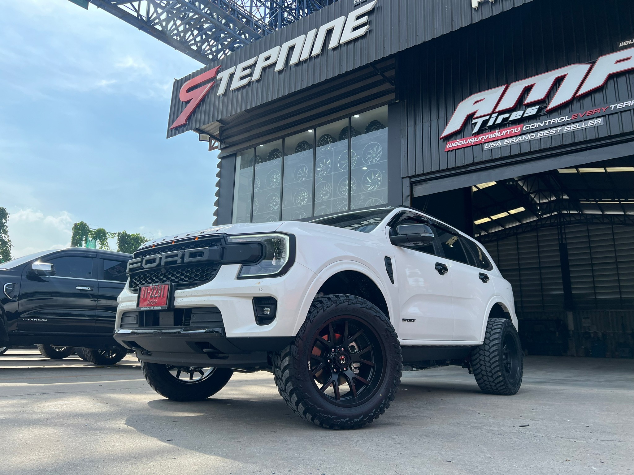 FORD EVEREST NEXTGEN รถทรงซ้อ จัดทรงเมกา