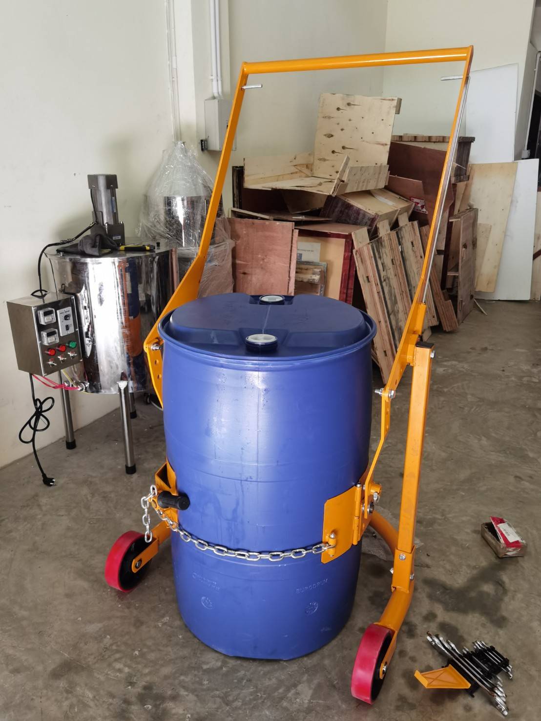 🌈13192 รถเข็นถังเหล็ก ถังพลาสติกขนาด 200 ลิตร สามารถเอนเทของเหลวได้สะดวก รุ่น HD80B