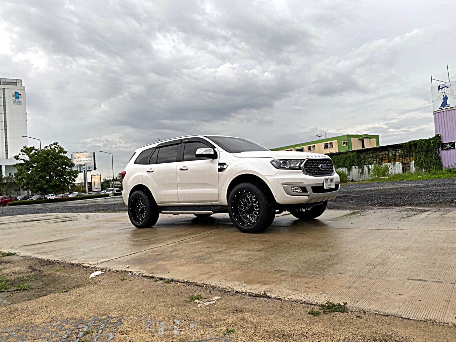 FORD EVEREST แบบไม่ยก