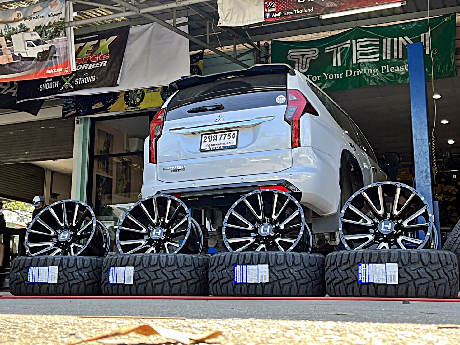 PAJERO ล้อ HOSTILE H123 คันแรกในประเทศ