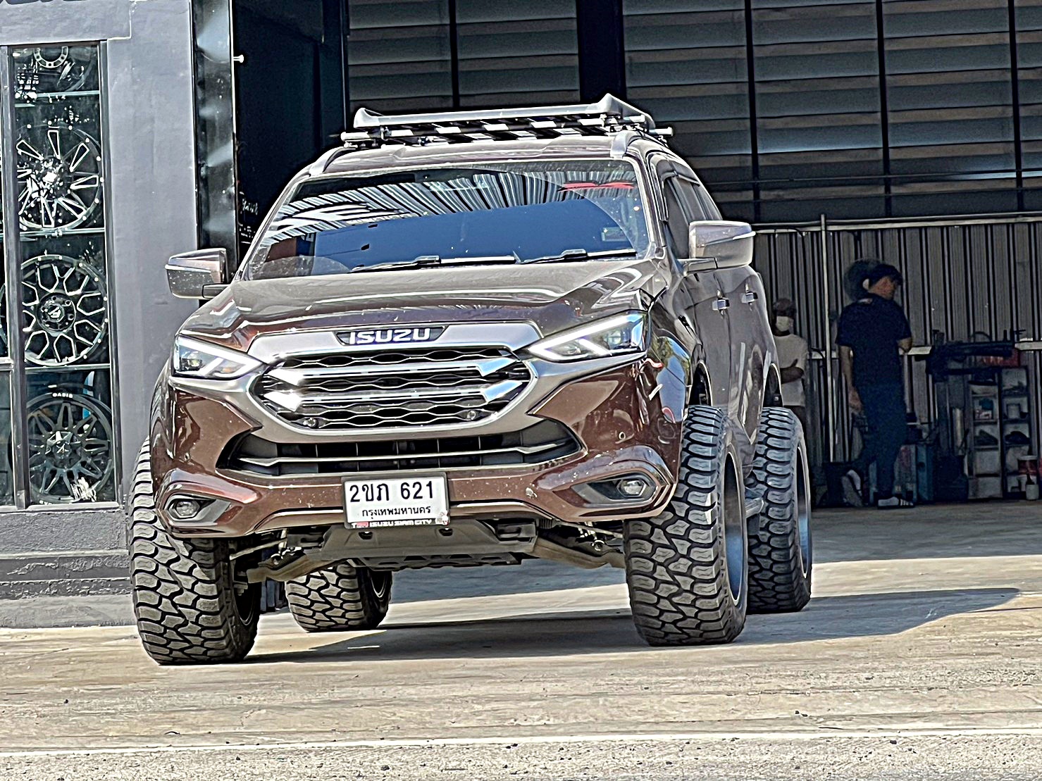 MU-X แต่งทรงเมกาที่ STEP9