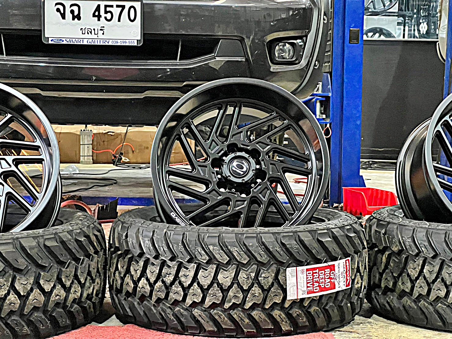 FORD RANGER แต่งทรงเมกาที่ STEP9