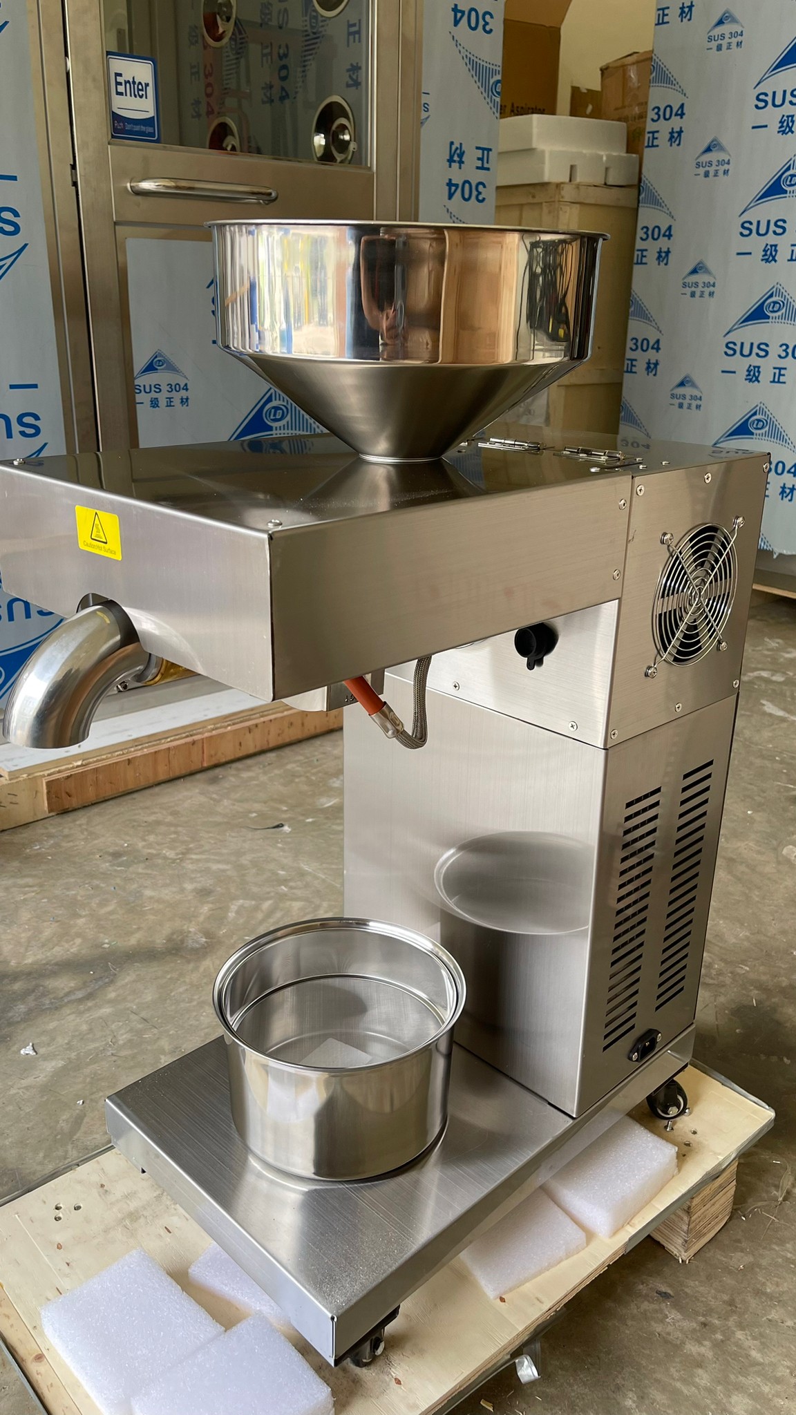 🌈 14881 เครื่องสกัดน้ำมัน ผลิตได้ 15-20 กิโลกรัม/ชม. 1570w รุ่น D06