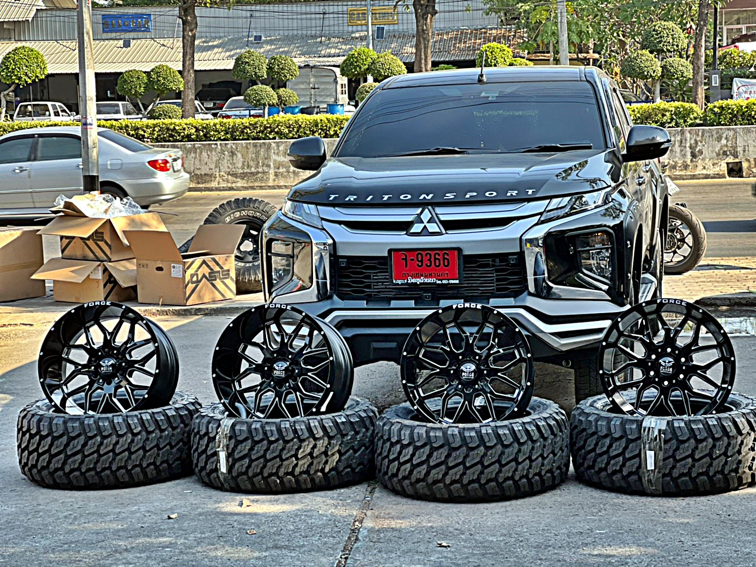 TRITON ทรงเมกา ล้อ FORCE ที่ STEP9