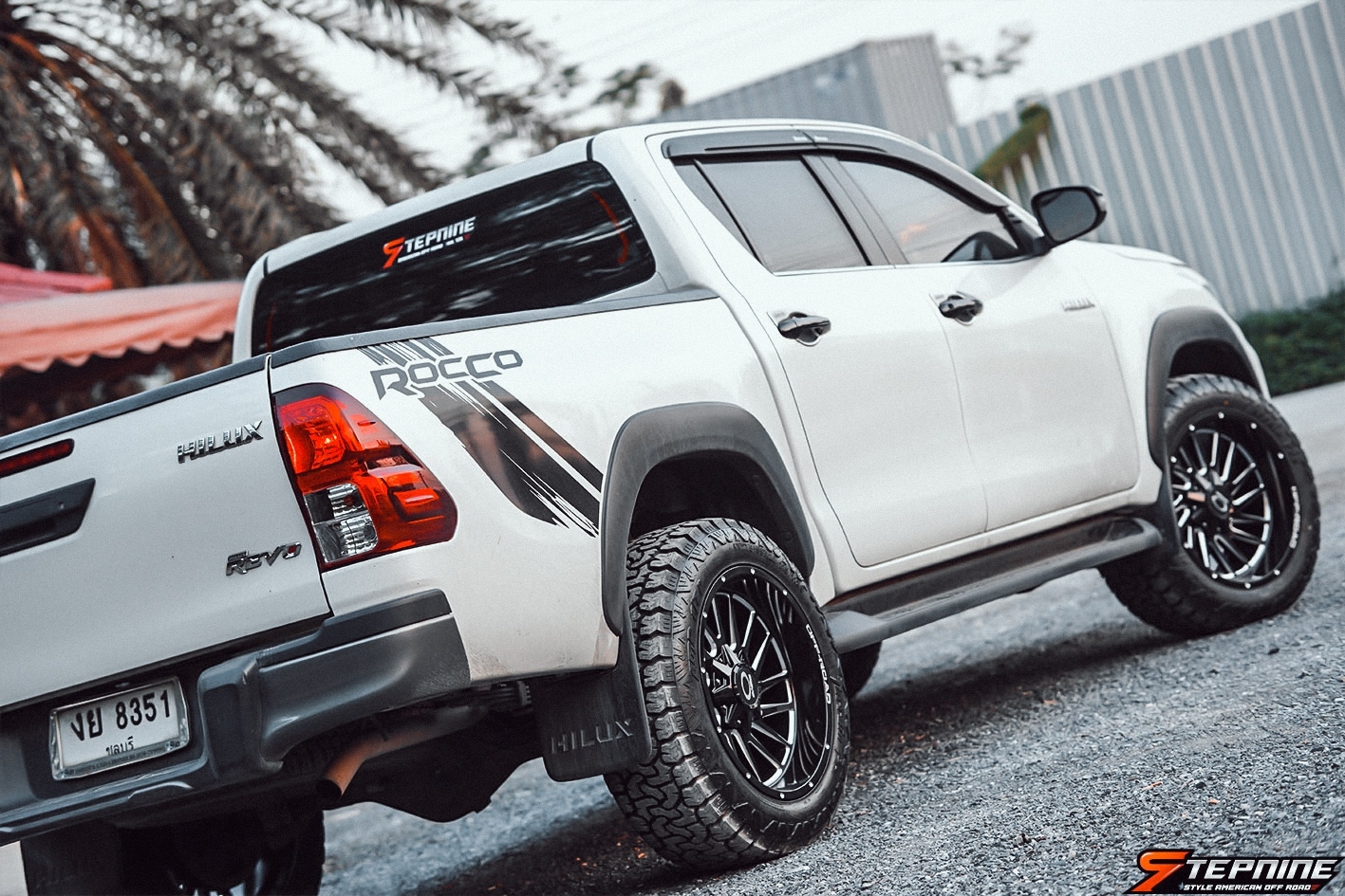 TOYOTA REVO ROCCO แต่งทรงเมกาที่ STEP9