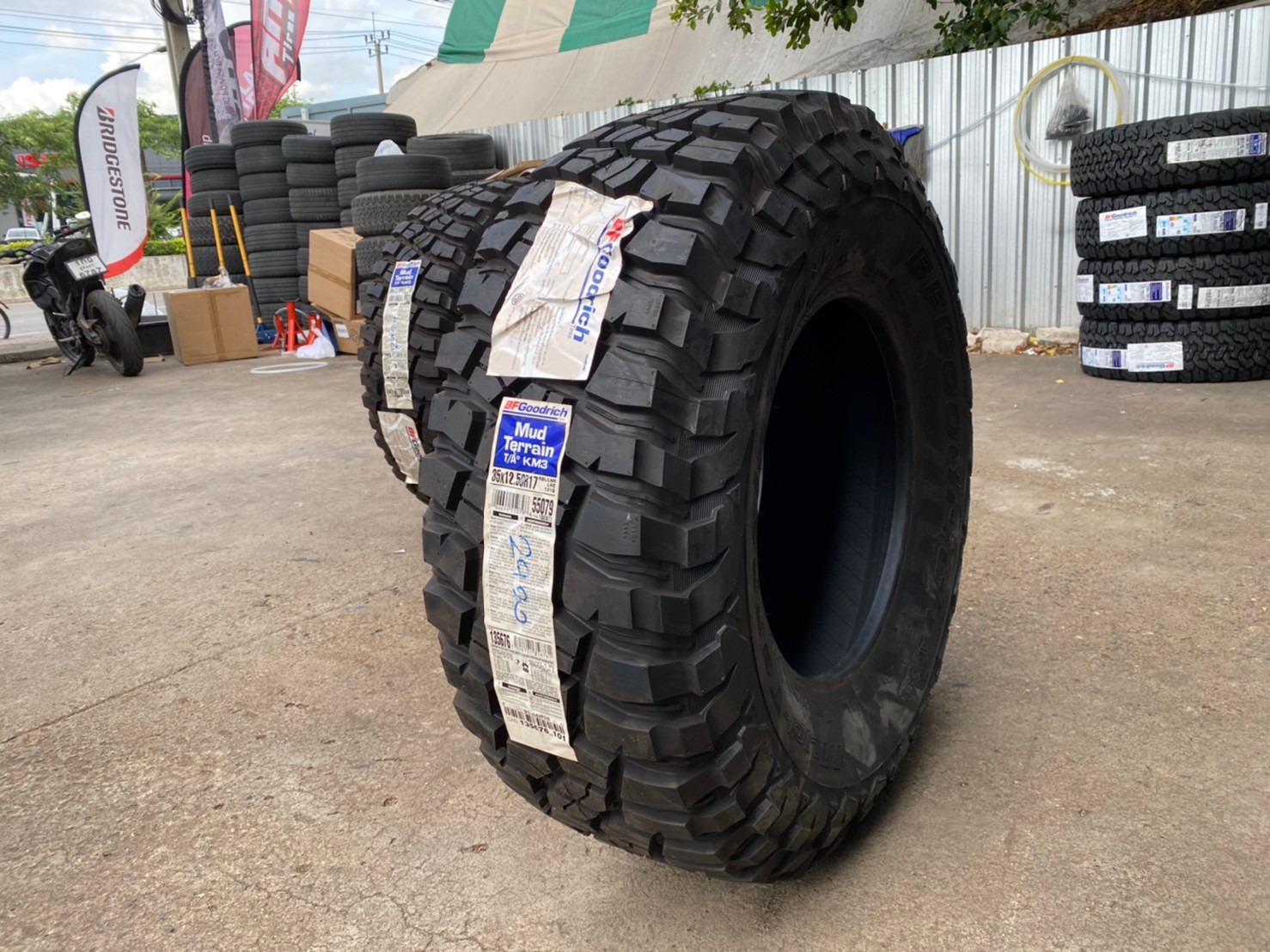 BF GOODRICH KM3 35X12.5R17 ราคาถูก