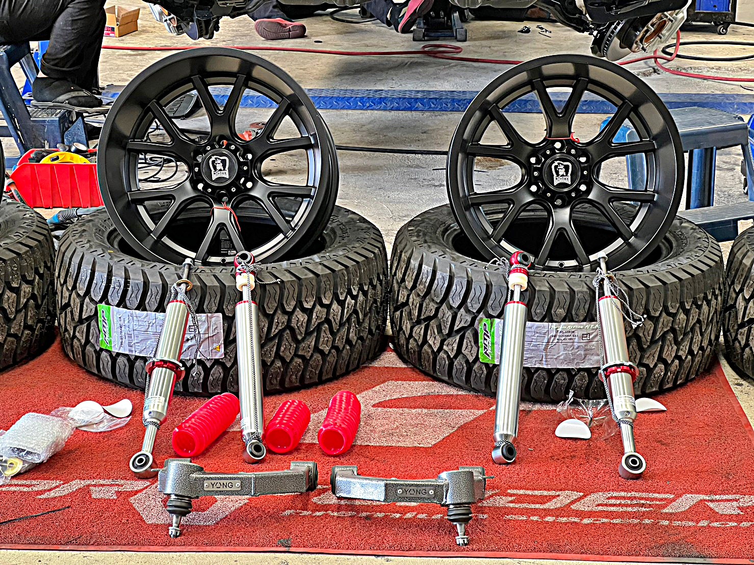 TOYOTA REVO แต่งทรงเมกาที่ STEP9