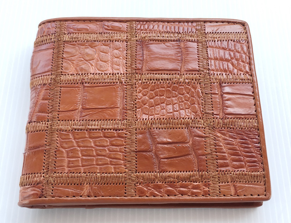 กระเป๋าสตางค์หนังจระเข้แท้ หนังปะ สีน้ำตาลแทน