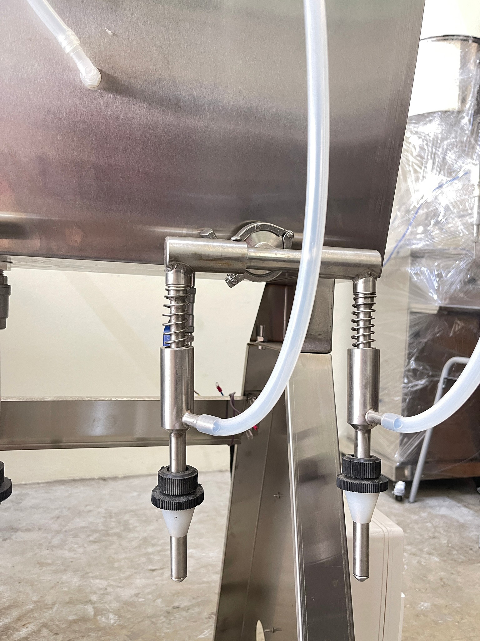 17173 เครื่องบรรจุเหล้า สุรา น้ำ/ซอส/น้ำส้มสายชู/น้ำมันสำหรับบริโภค HY0407