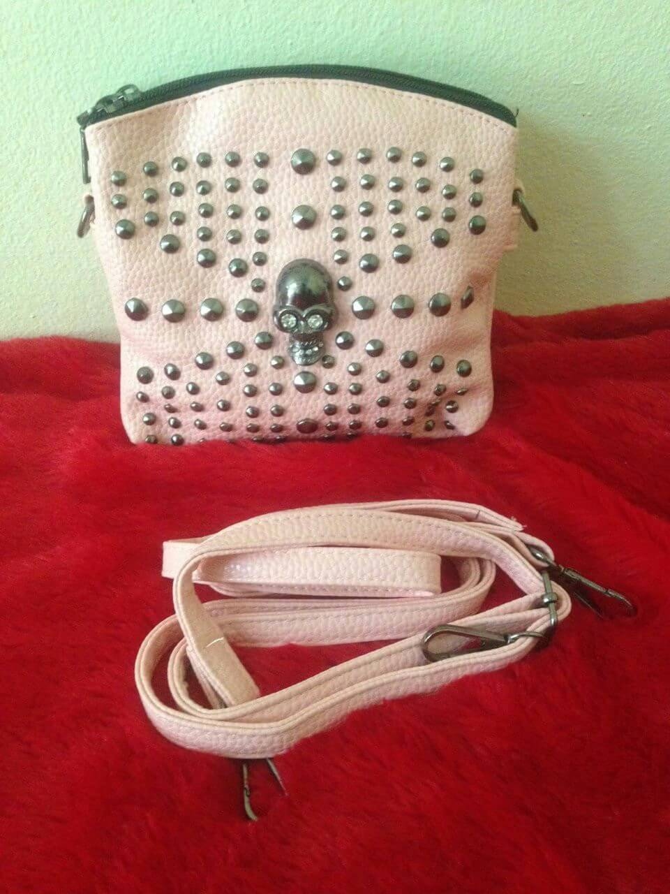 กระเป๋าแฟชั่นหัวกะโหลก