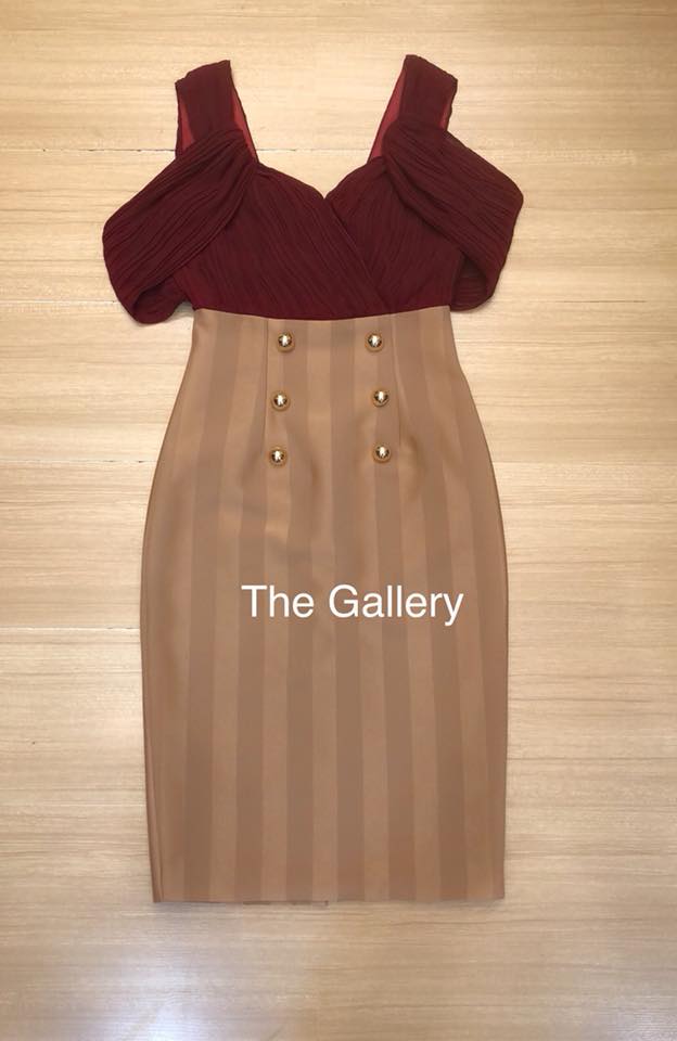 เดรสอัดพลีตทรงสอบเข้ารูป