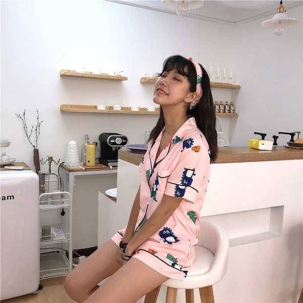 ชุดนอนไดโนเสาร์