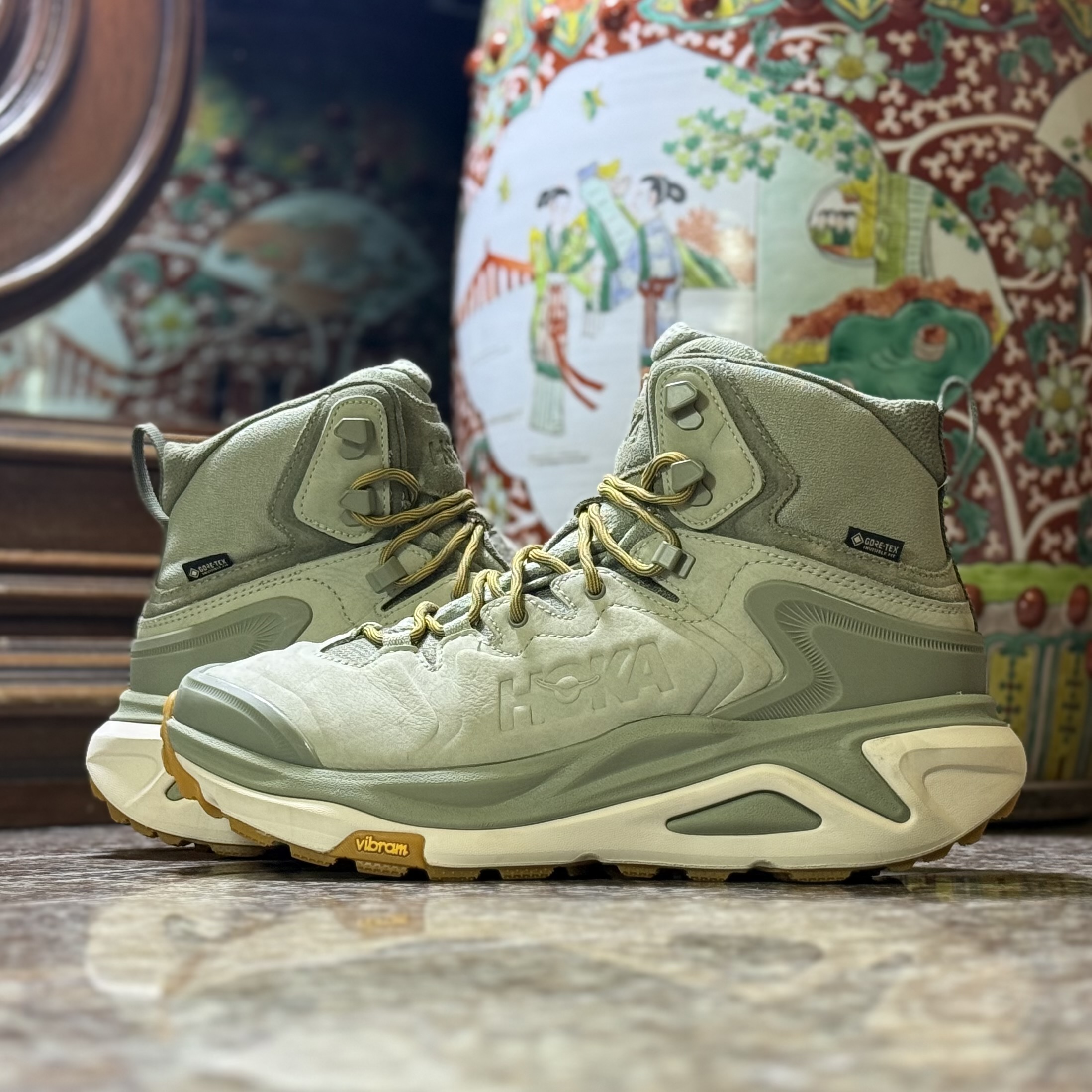 รองเท้าเดินป่า HOKA KAHA 3 GTX ‘Sea Moss’ #มือ2 (M9.5US)