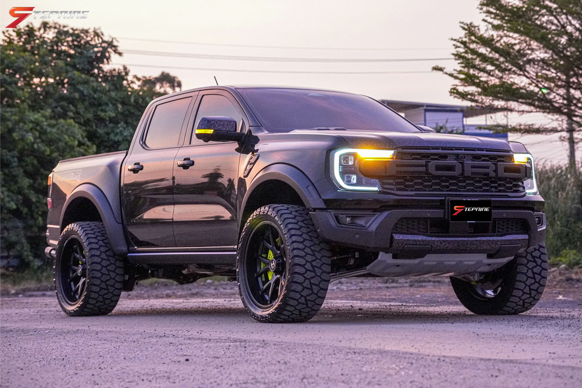 FORD RAPTOR NEXT-GEN ทรงเมกา ของแต่งแท้ทั้งคัน