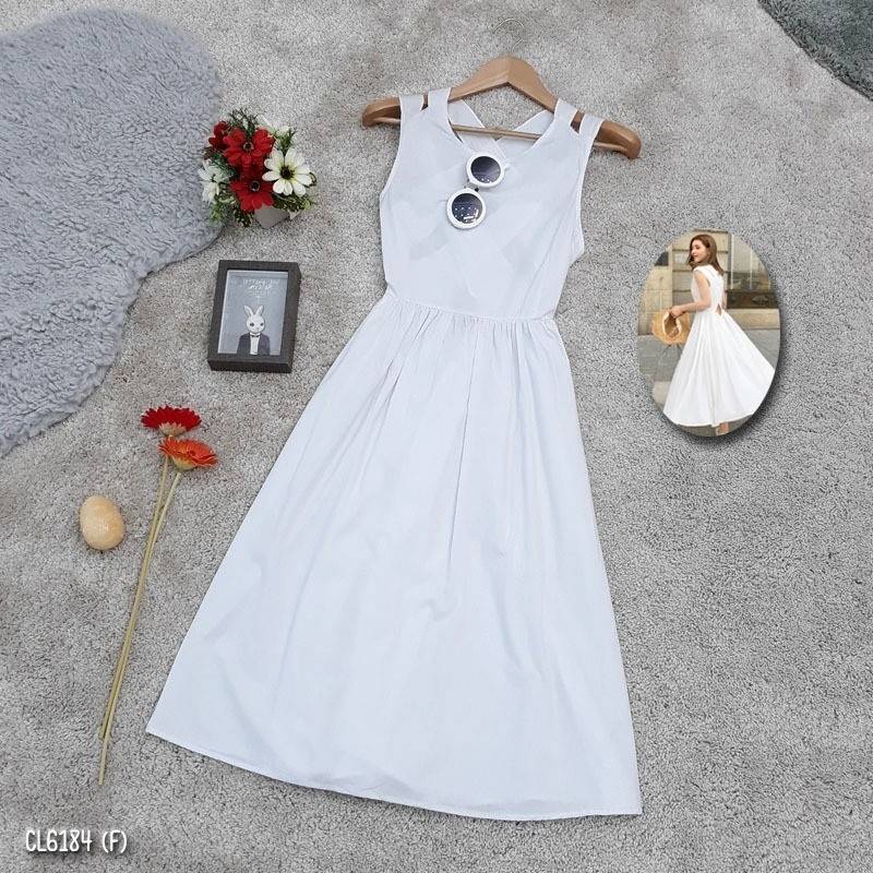 เดรสแขนกุด แต่งสายไขว้ด้านหลัง